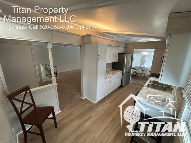 Building Photo - 978 Wellington Ct