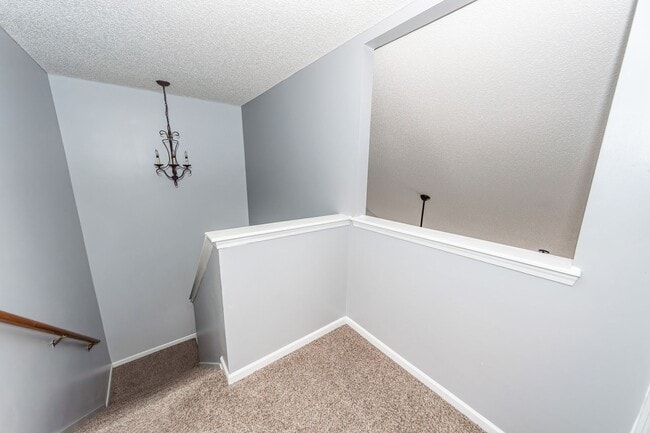 Building Photo - 3 Bedroom, 2.5 Bathroom Townhome in Lakes of Summerville - Summerville