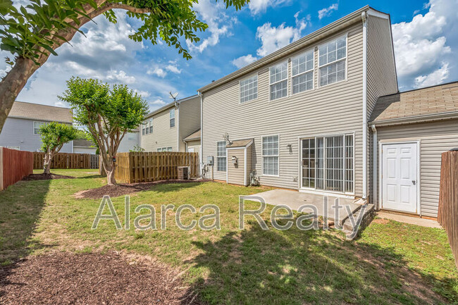 Building Photo - 15112 Northsprings Dr