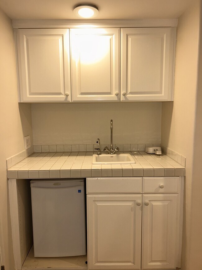 Building Photo - 3740 Ocean Dr