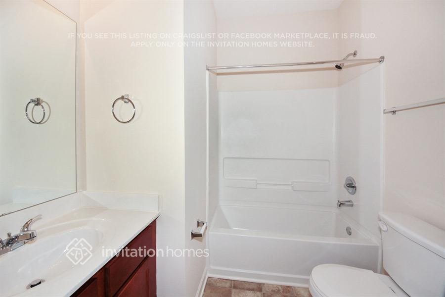 Building Photo - 4101 Oak Field Dr