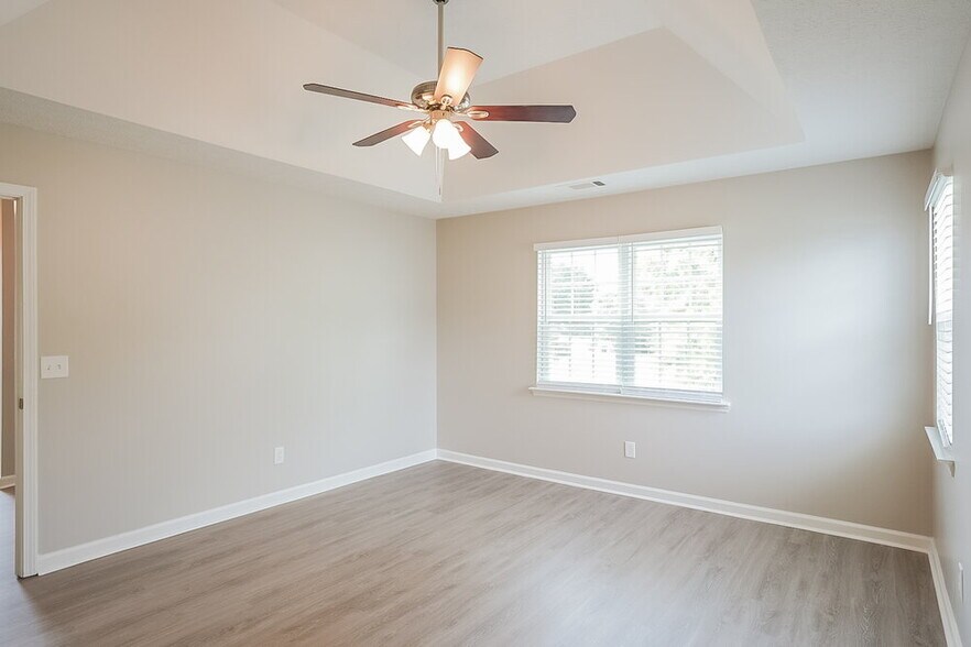 Building Photo - 49 Melleray Ct