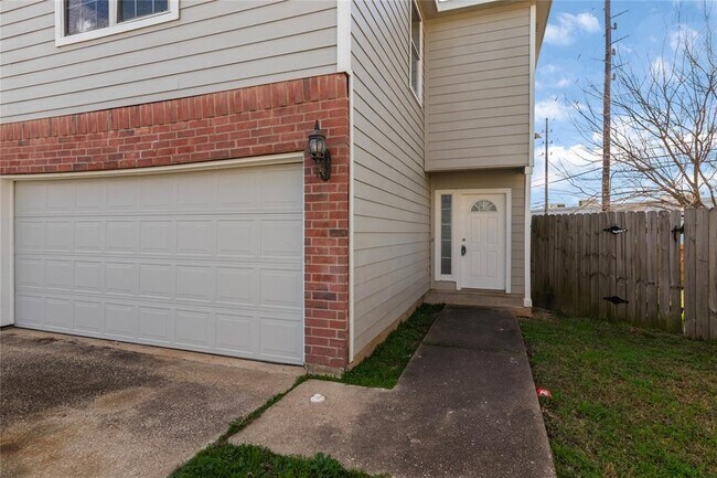Building Photo - 6427 Waldron Cir