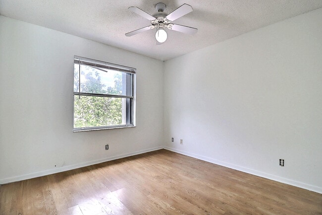 Building Photo - 9401 Aegean Dr