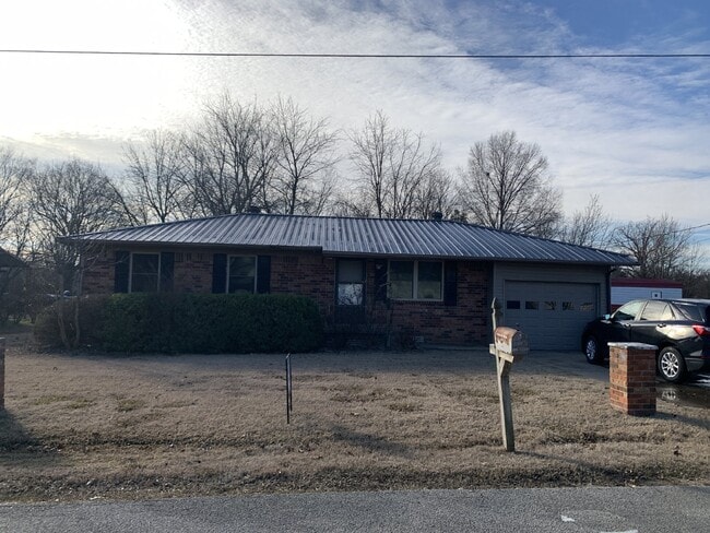 Building Photo - "Charming 3-Bedroom Home in Brookland - Co...