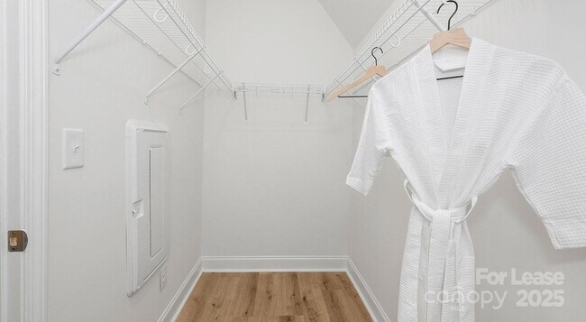 Building Photo - 9100 Bluedale Rd