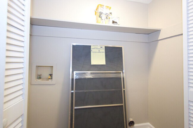 Building Photo - 460 Downing St