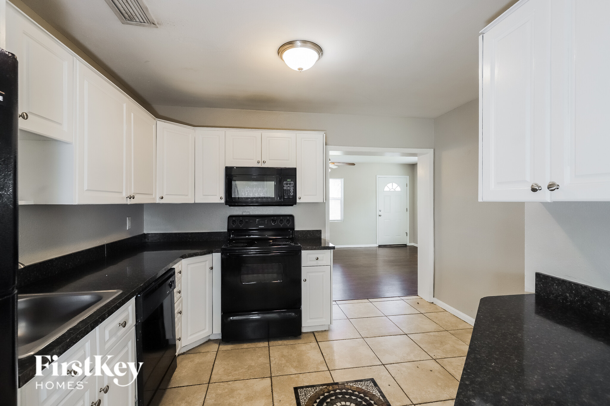 Building Photo - 425 Hampton Ave