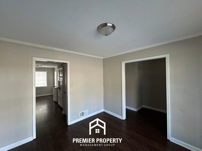 Building Photo - Spacious 4BR/2BA Southaven Home | Hardwood Floors, Fireplace & Fenced Yard with Shed