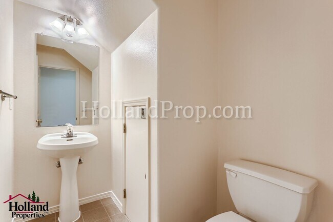 Building Photo - 3060-3062 Lazy River Dr