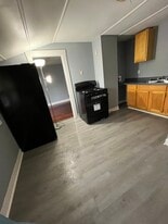 Building Photo - 400 Stafford Ave