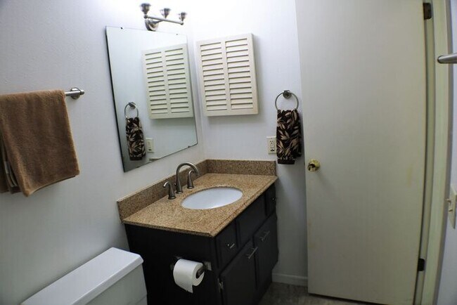 Building Photo - $2,350 | 3 Bedroom, 3 Bathroom House | No ...