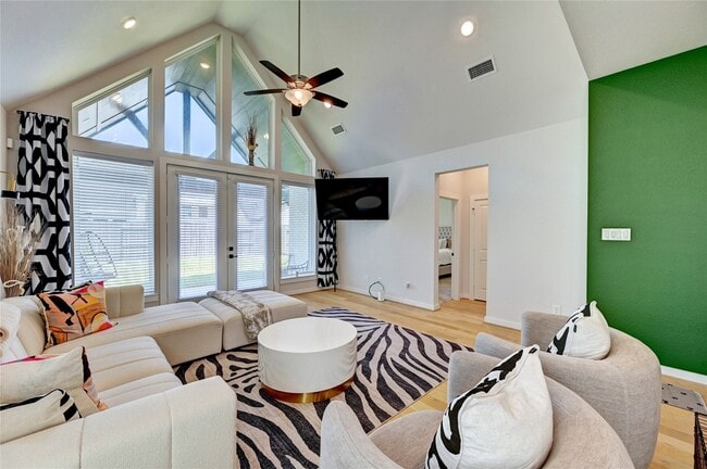 Building Photo - 10631 Hidden Rock Dr