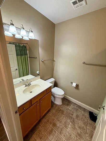 Building Photo - 636 Grandview Ct