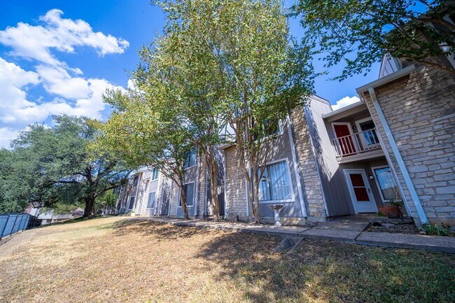 Building Photo - 1740 Timber Ridge Rd