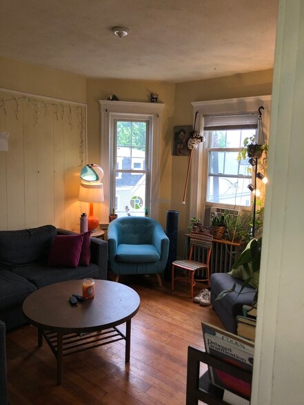 Primary Photo - 67 Marion St