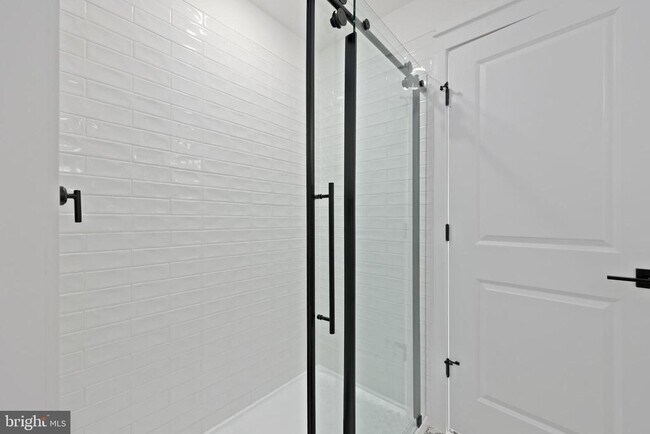 Building Photo - 9117 Crk Btm Ln