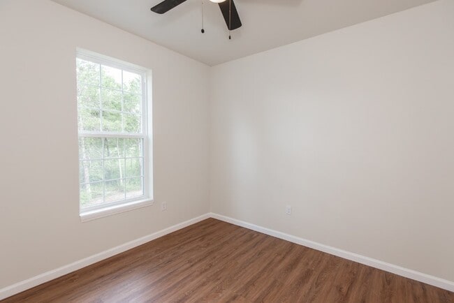 Building Photo - 122 Harmony Mdws Ct