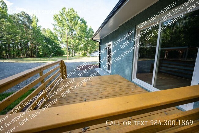 Building Photo - 6561 Huntsboro Rd