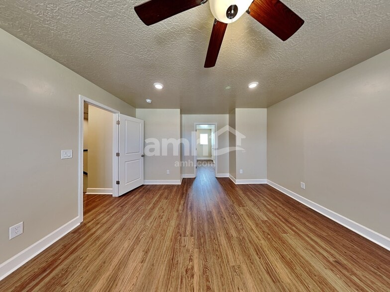 Building Photo - 2293 E Tumbleweed Rd