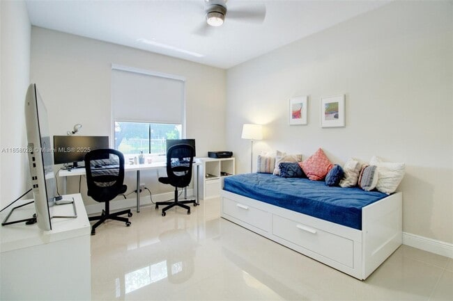 Building Photo - 1610 Sandpiper Cir