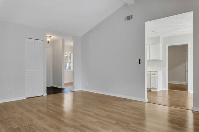 Building Photo - 207 Whittington Dr