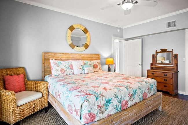 Building Photo - 165 Beach View