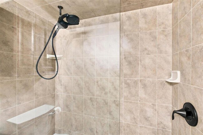 Building Photo - 4344 Tahitian Gardens Cir