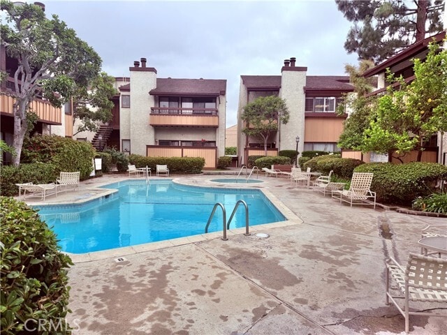 Building Photo - 444 W Huntington Dr