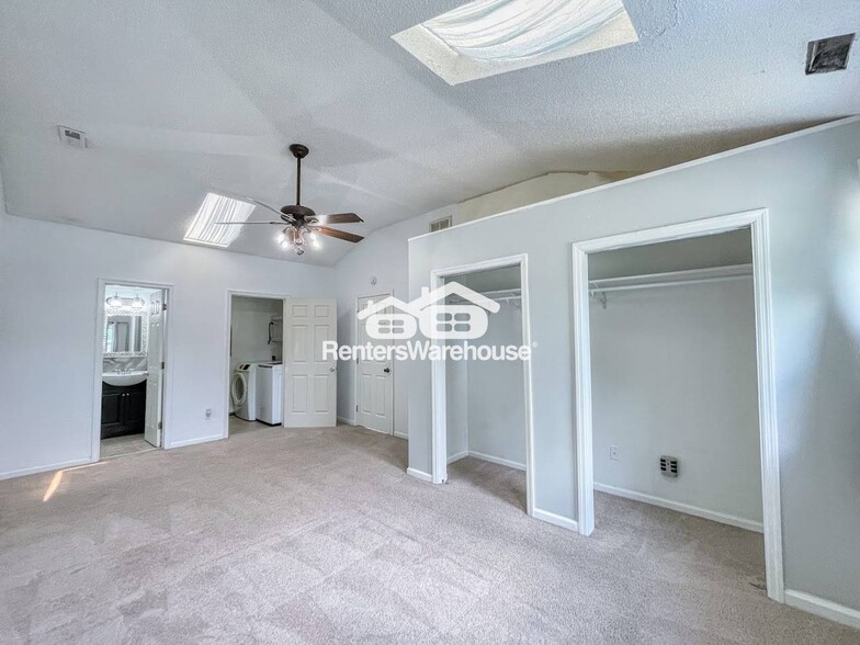 Building Photo - 4945 Paine Ln