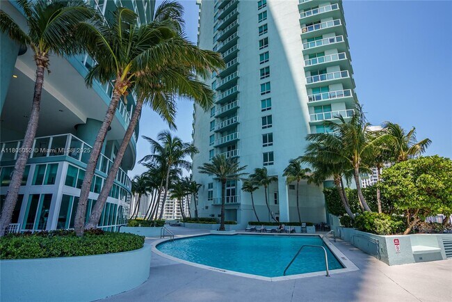 Building Photo - 1900 N Bayshore Dr