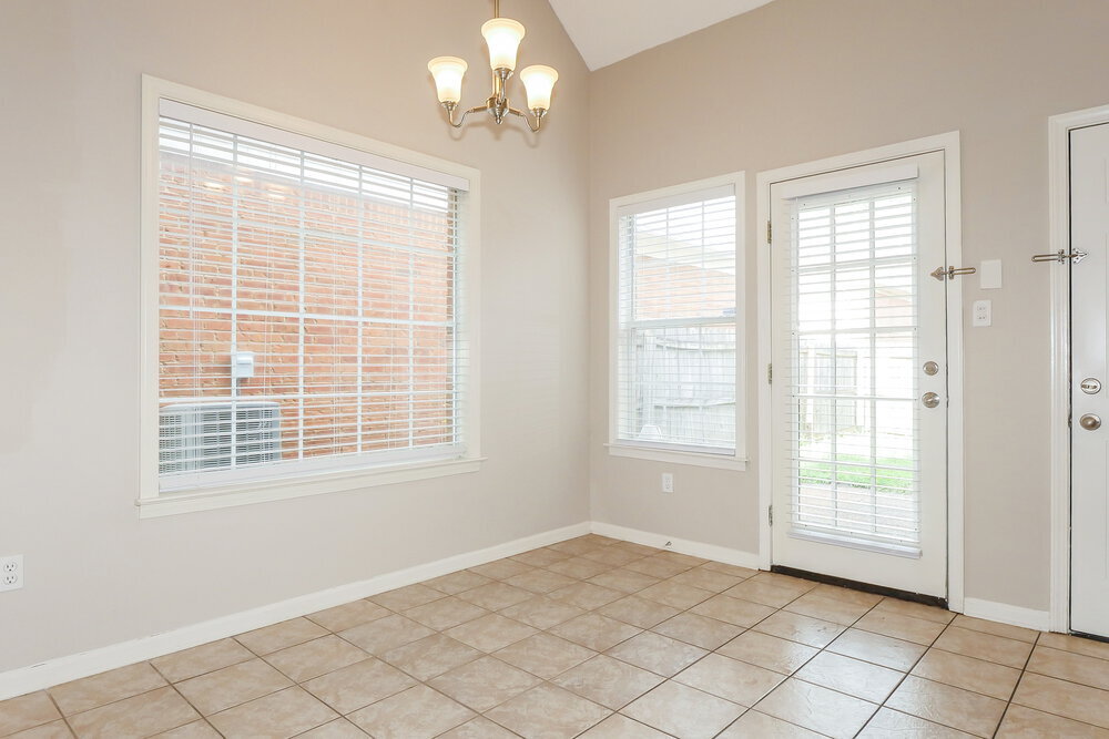 Building Photo - 600 W Ashley Glen Cir