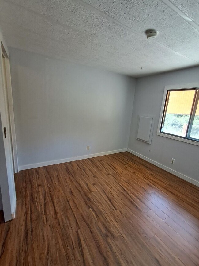 Building Photo - Seabeck 3 Bedroom Oasis Available for Rent...