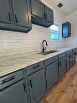 Building Photo - 647 W 48th Pl