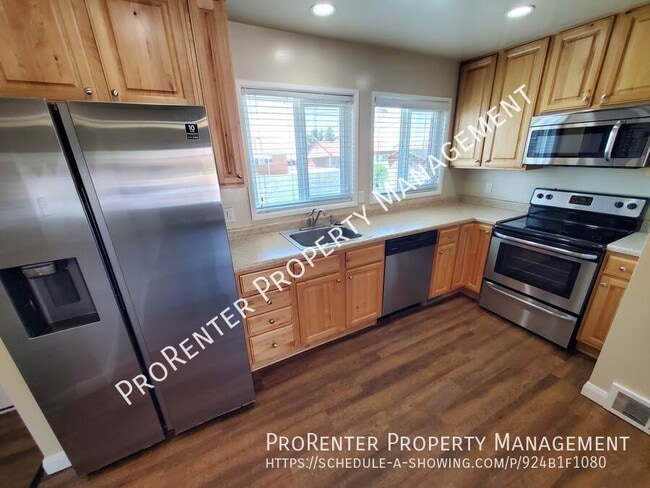 Building Photo - 4749 S 200 E