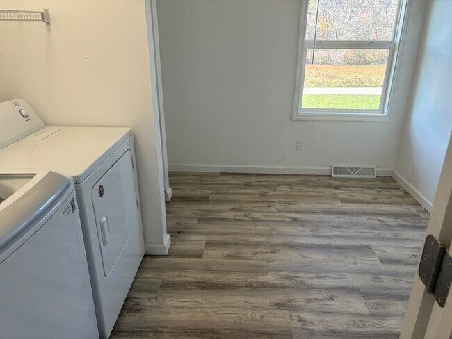 Building Photo - 820 Mills Gap Rd