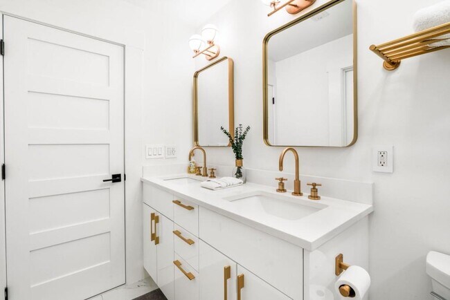 Building Photo - 1046 Wiley Bridge Rd