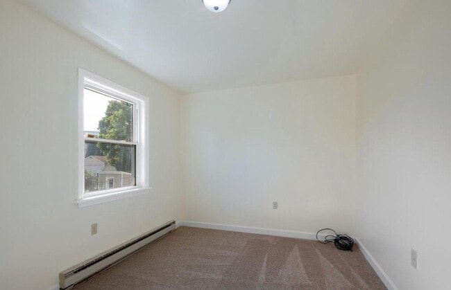 Building Photo - Charming Single Family for Lease