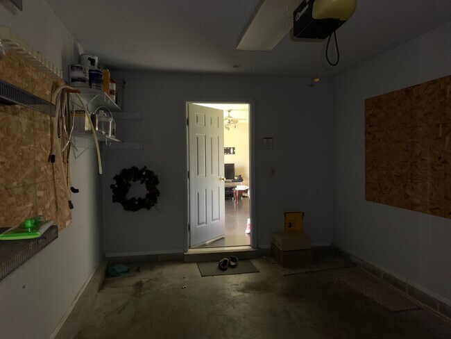 Building Photo - 144 Sparrow Rd
