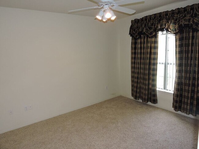 Building Photo - 2BR/2BA Condo in Gated Community - The Reserve at Cedar Lodge