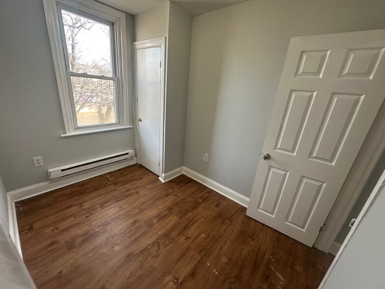 Building Photo - 609 N Wilton St