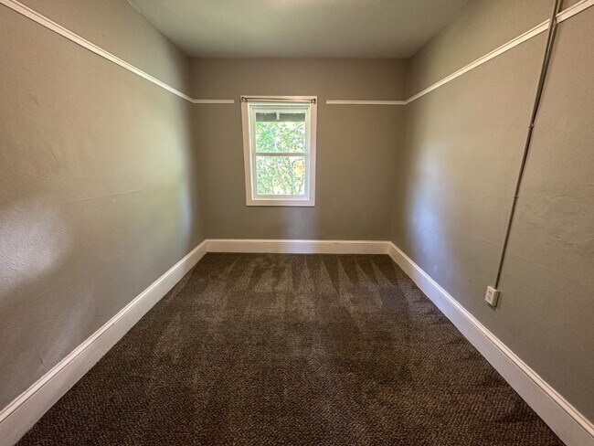 Building Photo - 640-644 8th Street