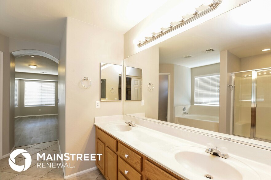 Building Photo - 12409 W Apache St