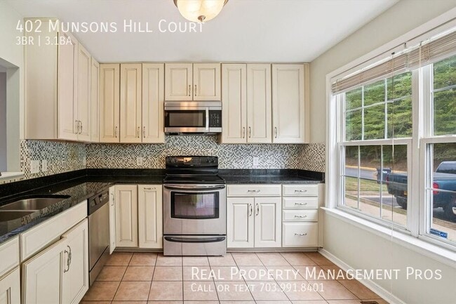 Building Photo - 402 Munsons Hill Ct