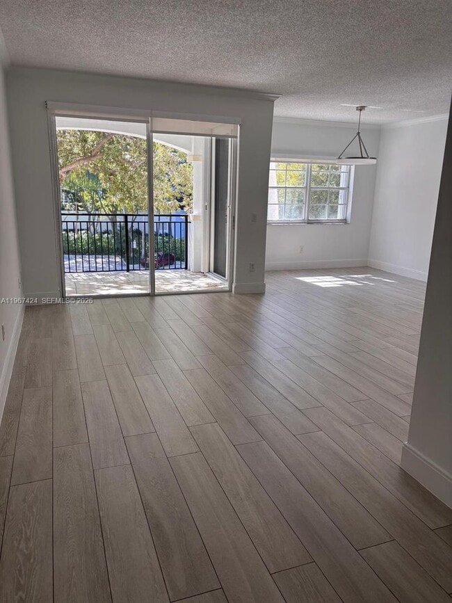 Building Photo - 3255 NE 184th St