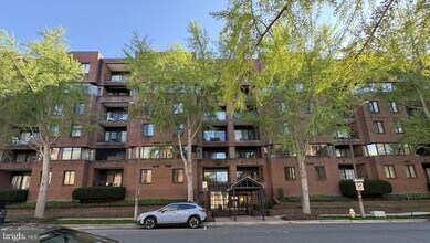 Building Photo - 1600 Prince St