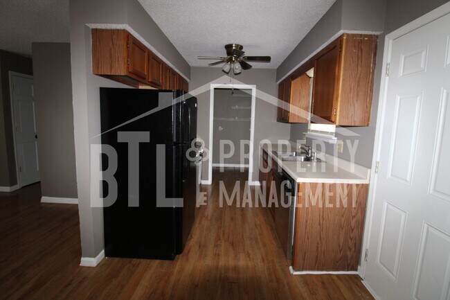 Building Photo - 114 Rose Oneill Dr