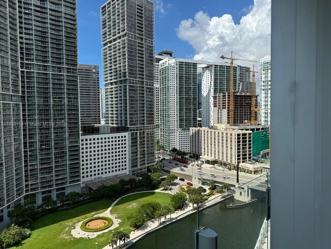 Building Photo - 300 Biscayne Blvd Way