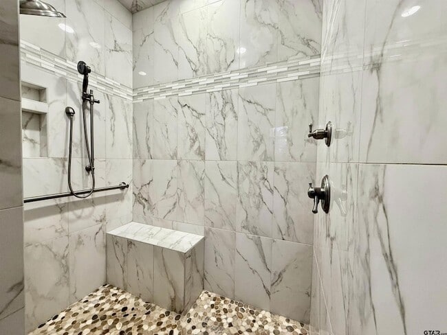 Building Photo - 3815 Holly Ridge Dr