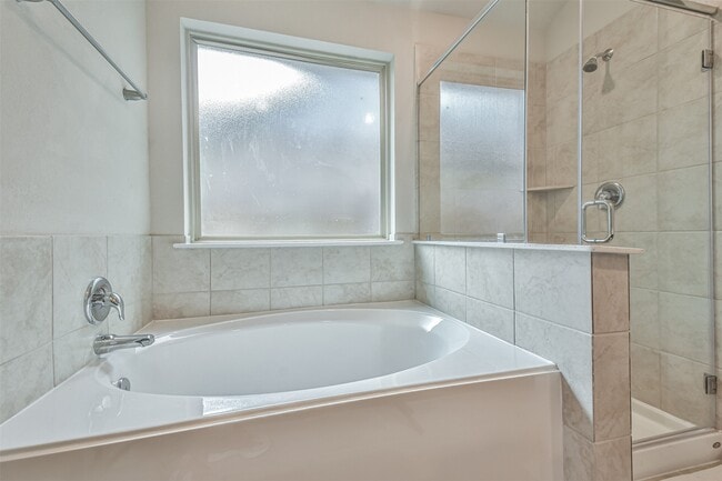 Building Photo - 19111 Friesian Stallion Ln